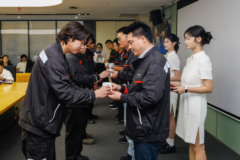 师徒结对仪式之清茶敬匠师环节（央广网发 通讯员供图）